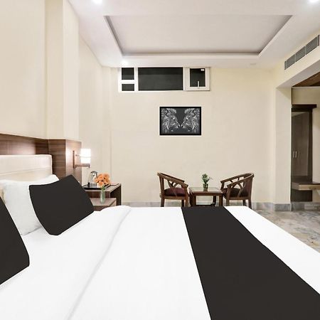 Super Townhouse Kankarbagh Formerly Kunwar Alcajars Patna  Kültér fotó