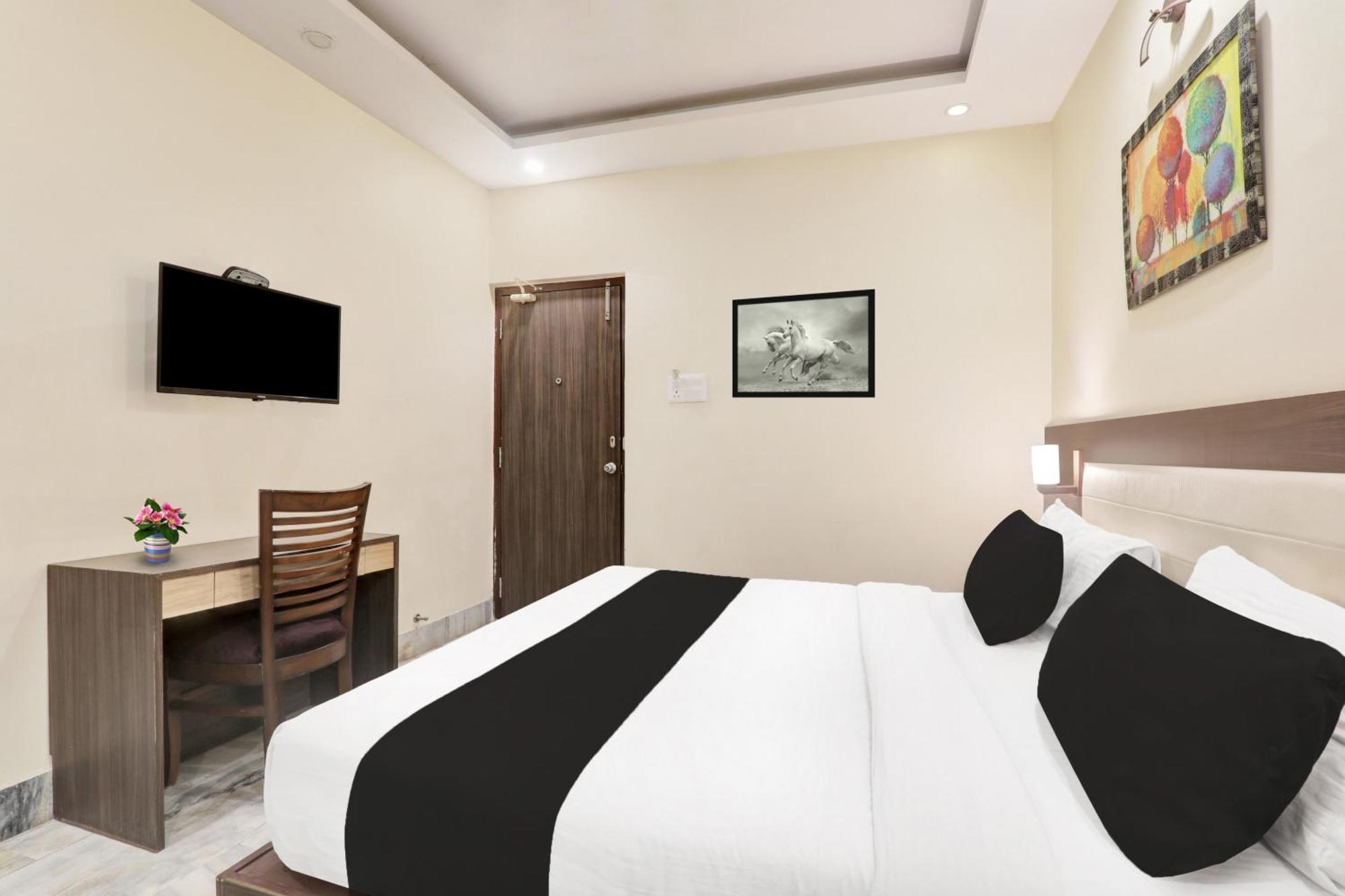 Super Townhouse Kankarbagh Formerly Kunwar Alcajars Patna  Kültér fotó